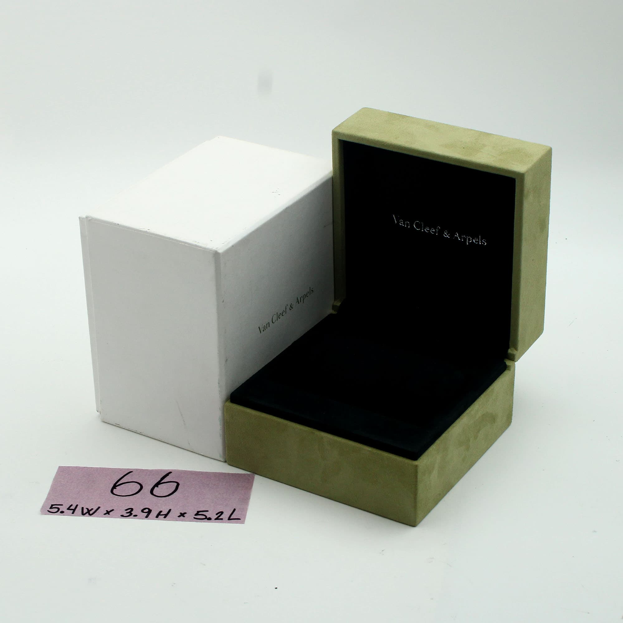 Box Van Cleef & Arpels 5.4W x 3.9H x 5.2L